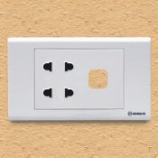 Ổ cắm đôi 2 chấu S18U2X với 1 lỗ